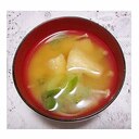 チンゲン菜・えのき・油揚げの味噌汁